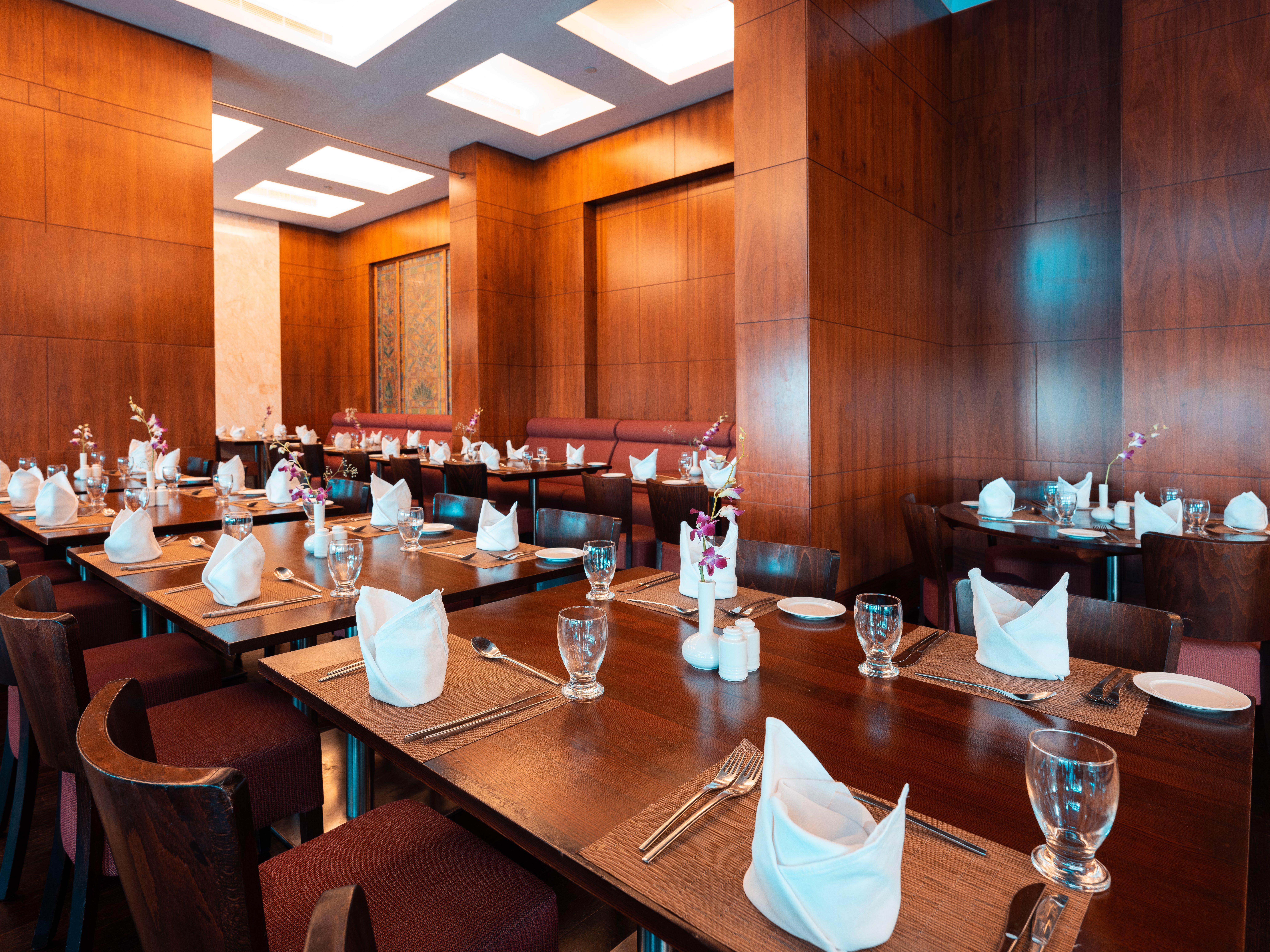 Holiday Inn - Suites Kuwait Salmiya By Ihg Kuwait City Exterior photo