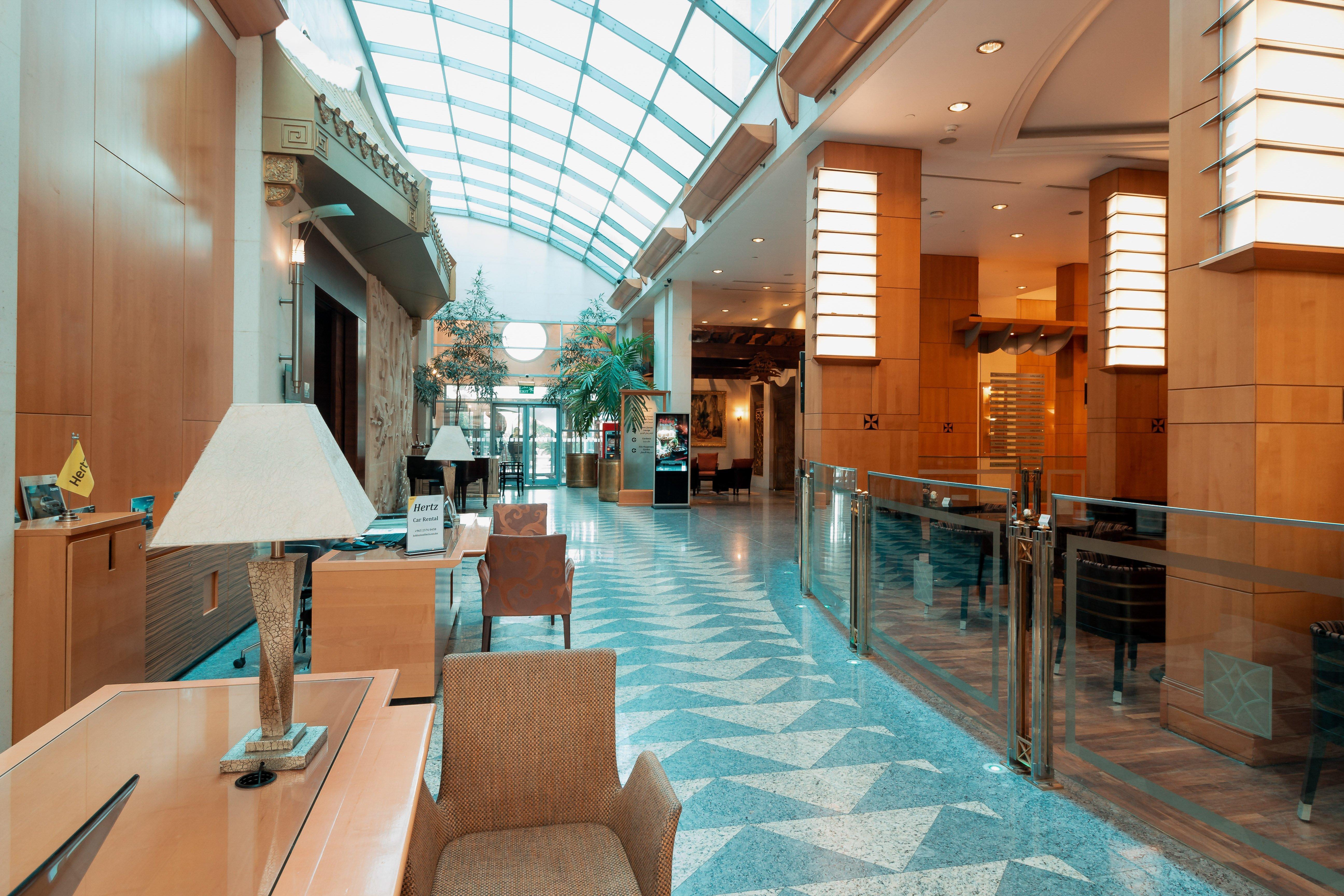 Holiday Inn - Suites Kuwait Salmiya By Ihg Kuwait City Exterior photo
