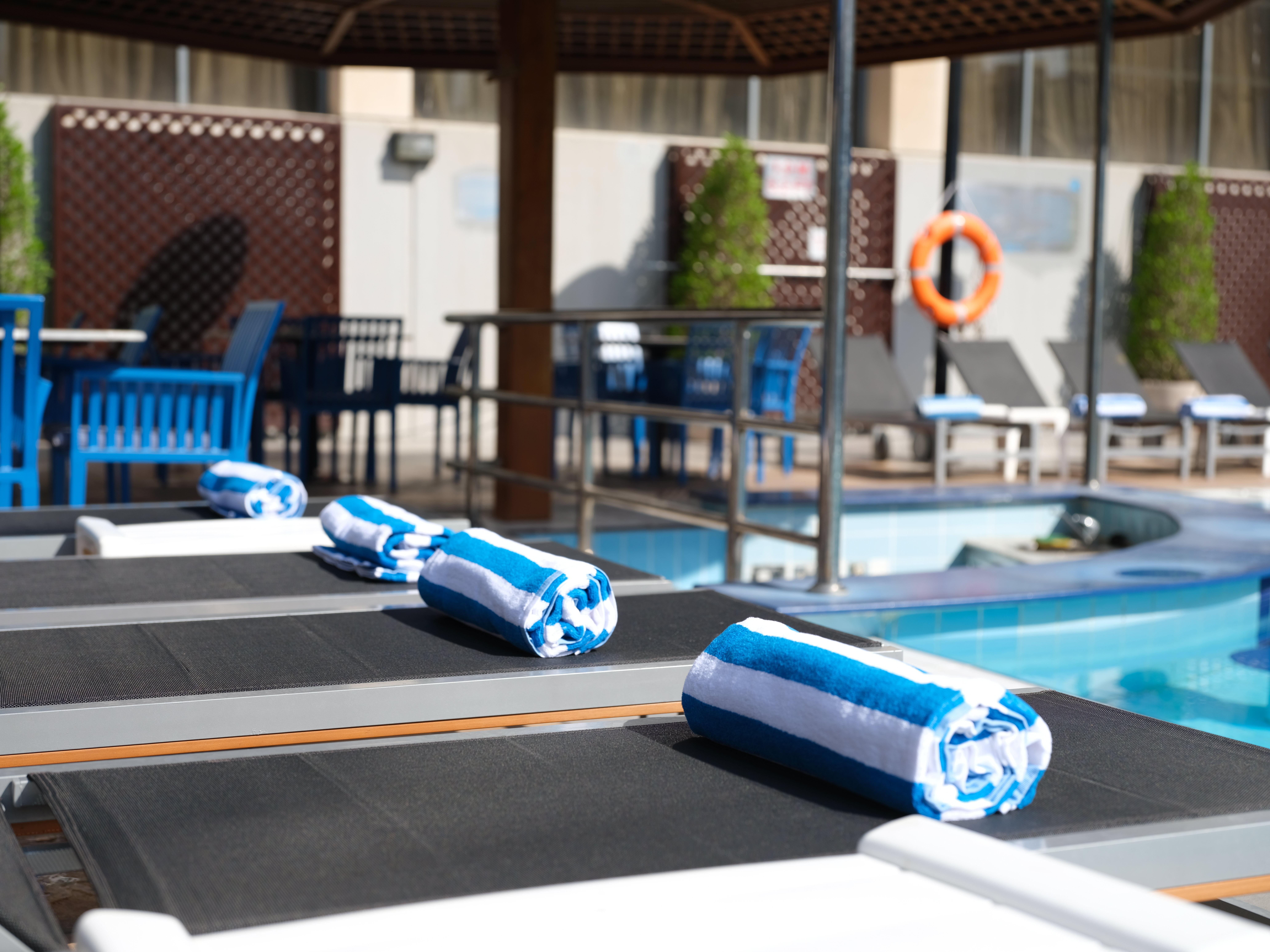 Holiday Inn - Suites Kuwait Salmiya By Ihg Kuwait City Exterior photo